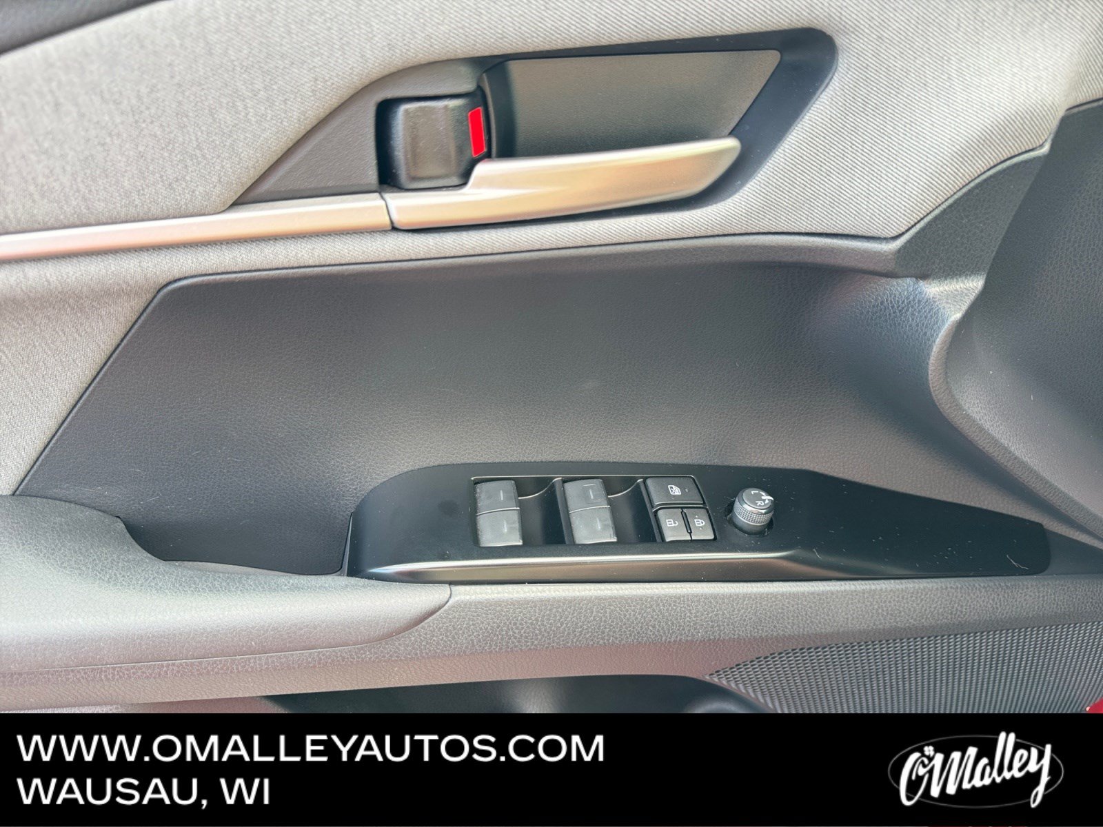 Used 2025 Toyota Camry LE w/ Convenience Package AWD/4WD image 19
