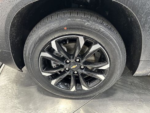 Used 2023 Chevrolet TrailBlazer LT w/ Convenience Package image 9