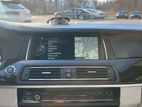 Used 2014 BMW M5 image 32