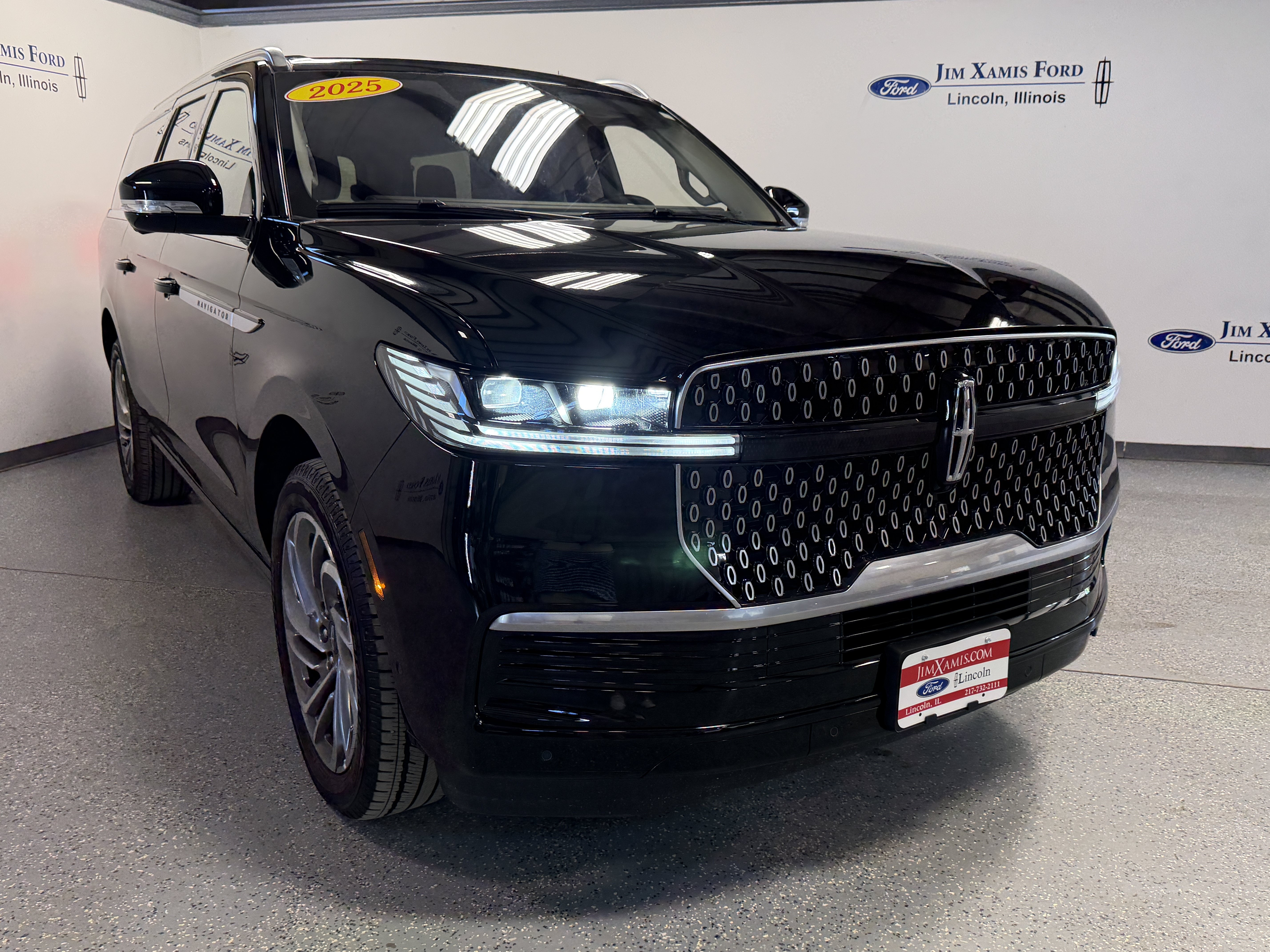 Used 2025 Lincoln Navigator L Reserve AWD/4WD image 39