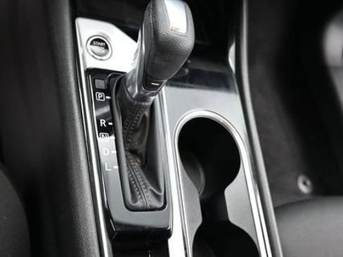 Used 2024 Nissan Altima 2.5 SV FWD image 25