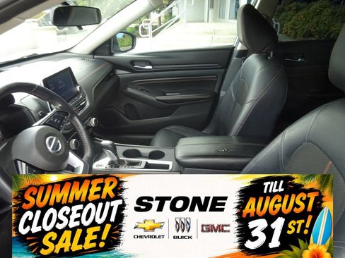 Used 2021 Nissan Altima 2.5 SR FWD image 12