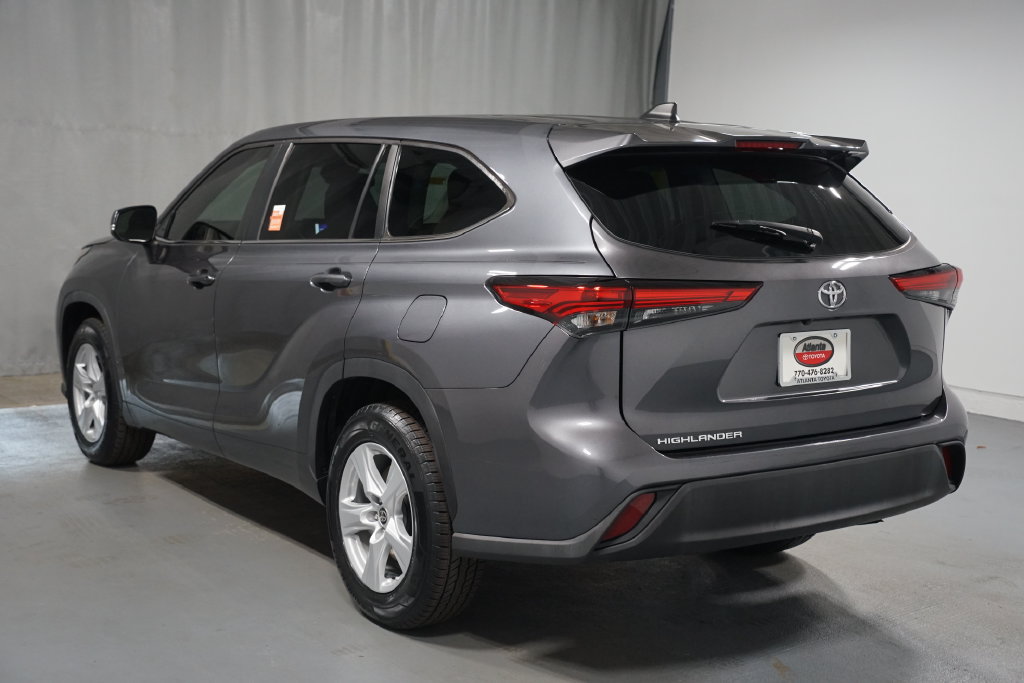 Used 2023 Toyota Highlander L FWD image 6