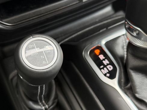 Used 2021 Jeep Wrangler Unlimited Sahara w/ Cold Weather Group AWD/4WD image 37