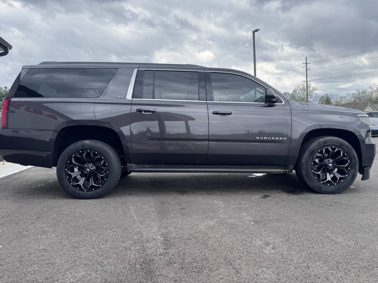 Used 2018 Chevrolet Suburban LT AWD/4WD image 5