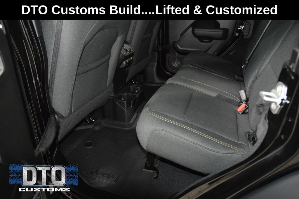 Used 2026 Jeep Wrangler Unlimited Sport AWD/4WD image 40