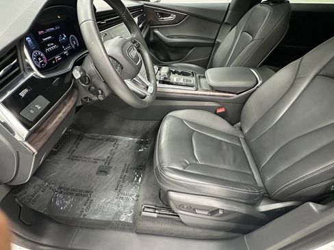 Used 2019 Audi Q8 Premium image 9