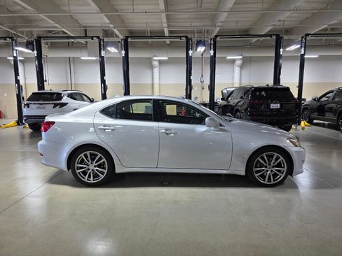 Used 2008 Lexus IS 250 w/ Premium Pkg RWD image 8