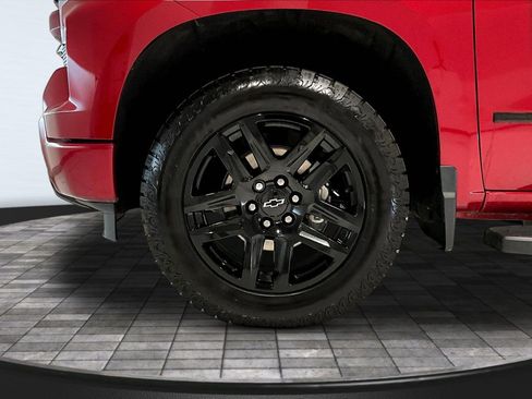 Used 2024 Chevrolet Silverado 1500 RST AWD/4WD image 35