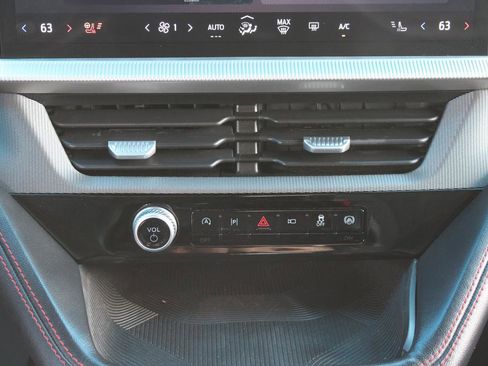 Used 2025 Ford Explorer ST-Line image 25