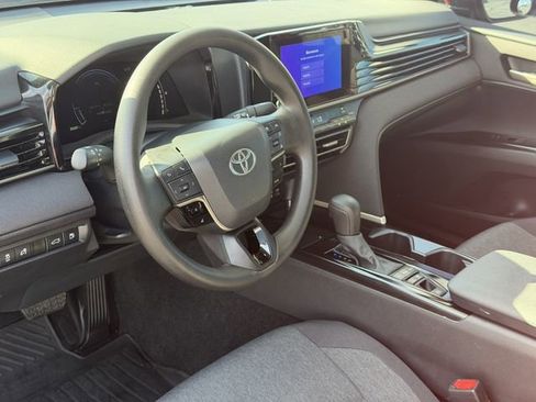 Used 2025 Toyota Camry LE FWD image 10