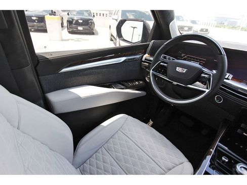 New 2026 Cadillac Escalade Platinum Sport w/ LPO, ONYX Package AWD/4WD image 8