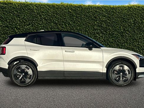 New 2026 Volvo EX30 Cross Country Ultra w/ Protection Package Premier AWD/4WD image 7