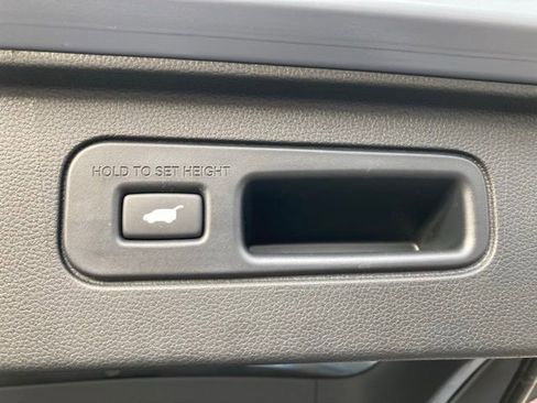 Used 2023 Honda Pilot Elite image 9