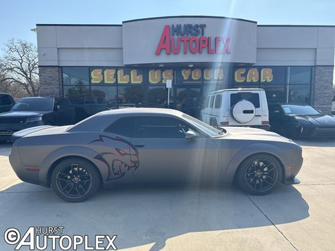 Used 2019 Dodge Challenger SRT Hellcat Redeye image 1