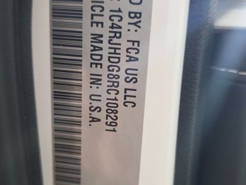 Used 2024 Jeep Grand Cherokee Overland w/ Adv Protech Group III image 27