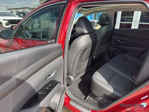 Used 2025 Hyundai Tucson Limited image 13