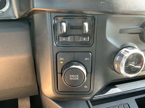 Used 2023 Ford F350 Lariat w/ Tow Technology Package image 40