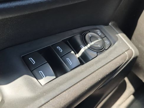 Used 2022 Chevrolet Silverado 1500 Custom AWD/4WD image 27