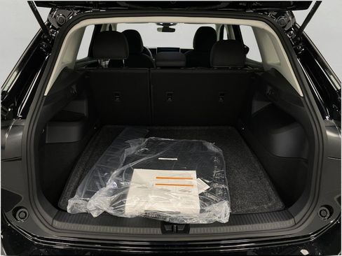 New 2025 Volkswagen Tiguan S image 5