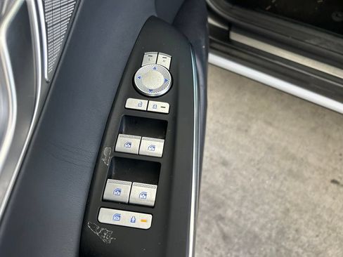 Used 2025 Genesis GV70 2.5T AWD/4WD image 40