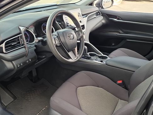 Used 2022 Toyota Camry LE image 12