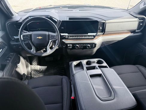 Used 2024 Chevrolet Silverado 1500 LT image 19