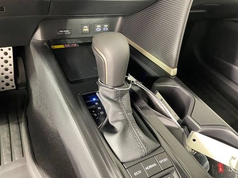 New 2026 Toyota Camry Hybrid w/ Convenience Package AWD/4WD image 4