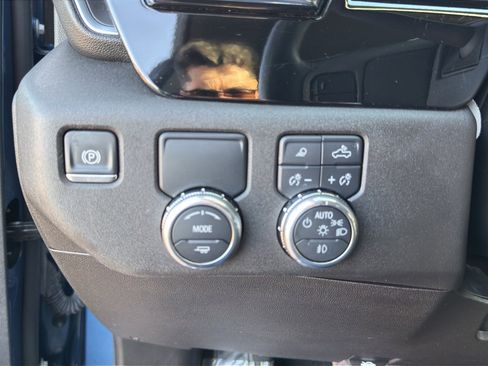 Used 2024 GMC Sierra 1500 SLT image 16