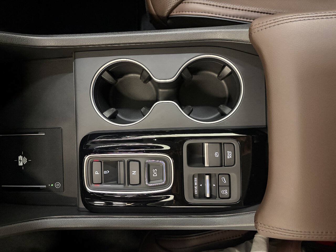 Used 2025 Honda Pilot Elite image 18