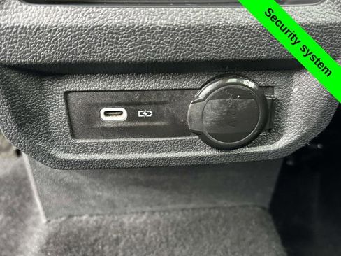 Used 2022 Volkswagen Tiguan SE image 27