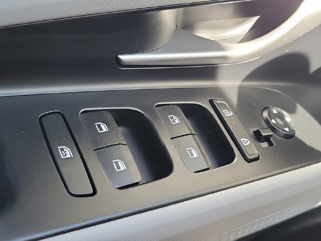 New 2026 Hyundai Elantra SEL Sport FWD image 17