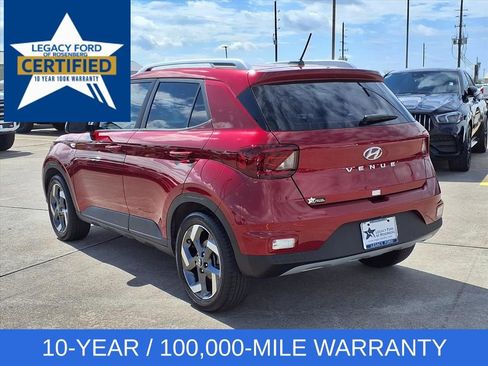 Used 2024 Hyundai Venue Limited image 4