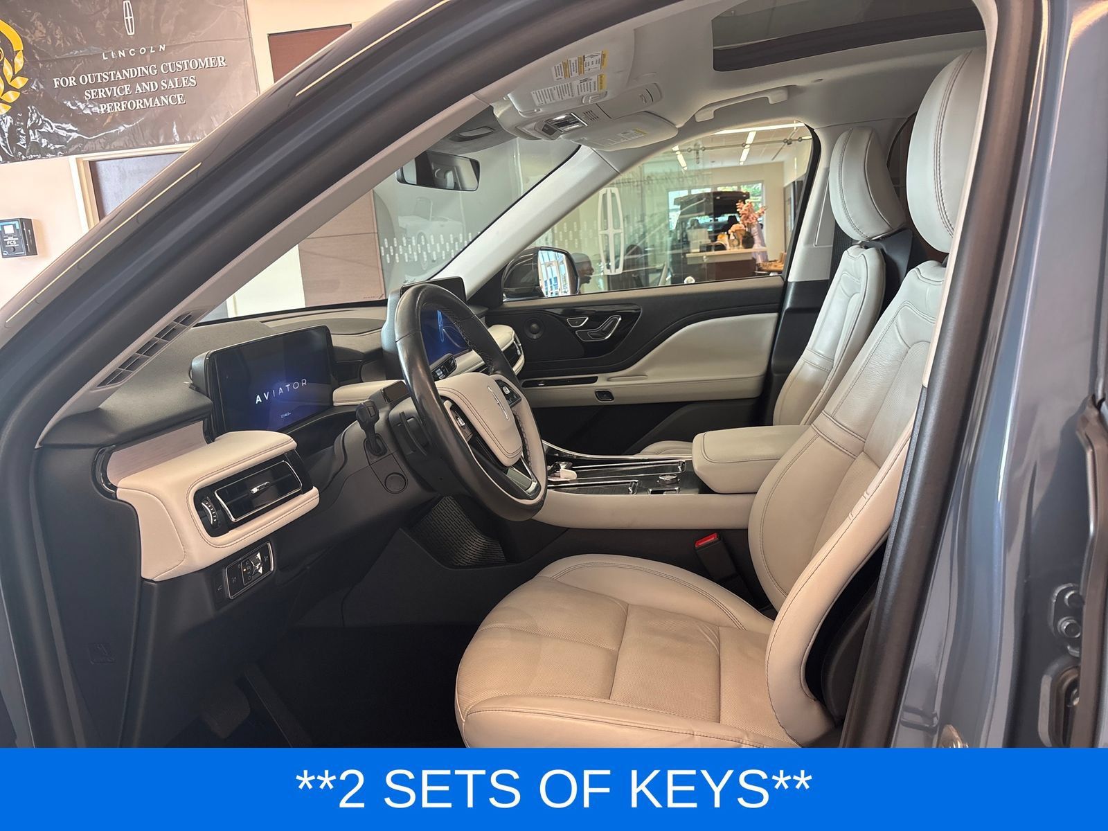 Certified 2025 Lincoln Aviator Reserve AWD/4WD image 14