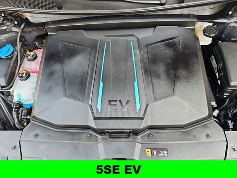 Used 2024 Hyundai Ioniq 5 SE RWD image 13