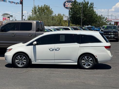 Used 2016 Honda Odyssey Touring Elite image 2