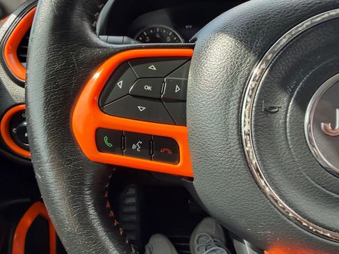 Used 2016 Jeep Renegade Limited AWD/4WD image 28