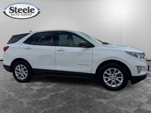 Used 2019 Chevrolet Equinox LS w/ LS Convenience Package image 6