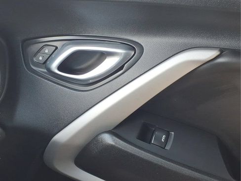 Used 2018 Chevrolet Camaro LT RWD image 23