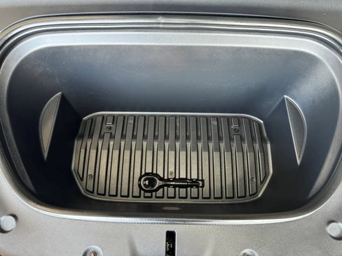 Used 2024 Tesla Model Y Performance AWD/4WD image 42