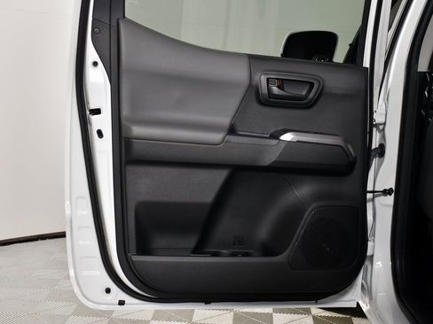 Certified 2022 Toyota Tacoma SR image 19