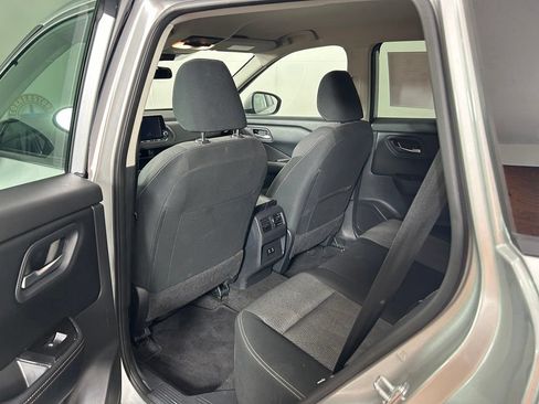 Used 2025 Nissan Rogue SV AWD/4WD image 12