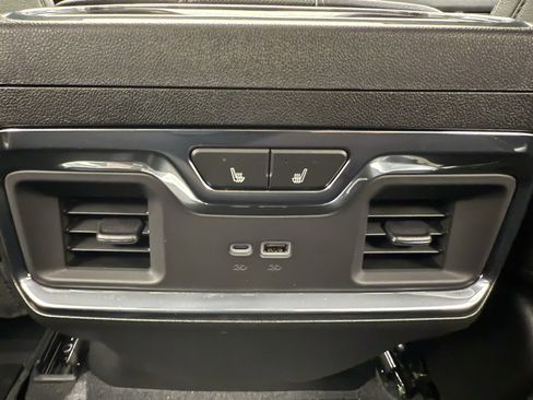 Used 2025 GMC Sierra 3500 SLT w/ SLT Premium Package image 28