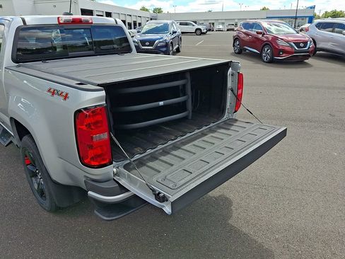Used 2018 Chevrolet Colorado LT w/ Redline Special Edition AWD/4WD image 29
