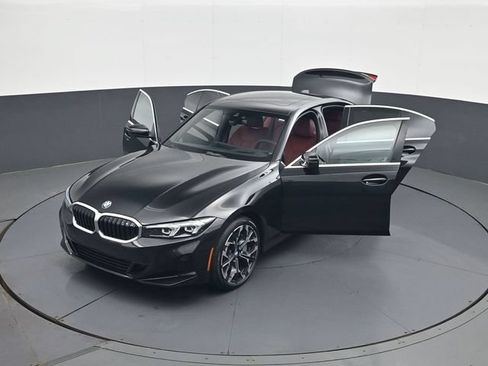 Used 2025 BMW 330i xDrive Sedan w/ Premium Package AWD/4WD image 30