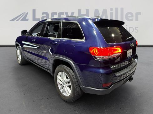 Used 2017 Jeep Grand Cherokee Laredo w/ Quick Order Package 23E AWD/4WD image 3