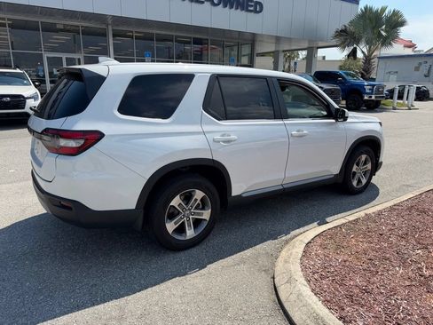 Used 2024 Honda Pilot EX-L image 3