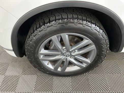 Used 2016 Volkswagen Touareg VR6 AWD/4WD image 30
