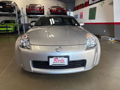 Used 2004 Nissan 350Z Enthusiast w/ Side Airbags Pkg image 32