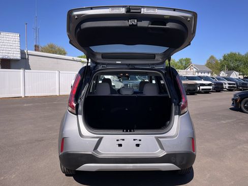 Used 2023 Kia Soul LX w/ LX Technology Package FWD image 11